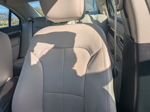 Used 2009 Lincoln MKZ Sedan 4D image 13