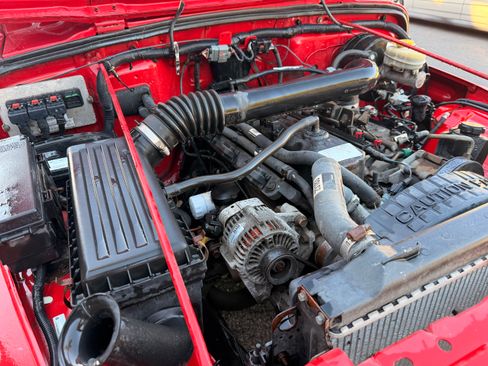 Used 2006 Jeep Wrangler X w/ Premium Audio Group image 16