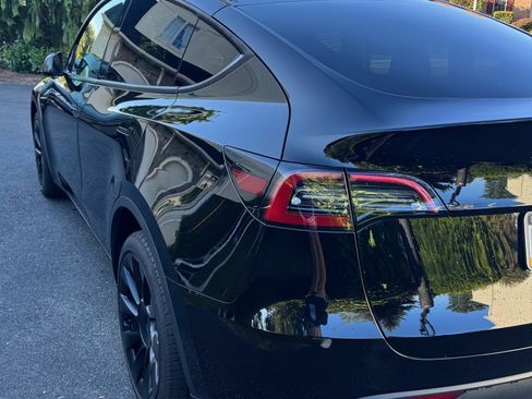 Used 2023 Tesla Model Y Long Range image 4