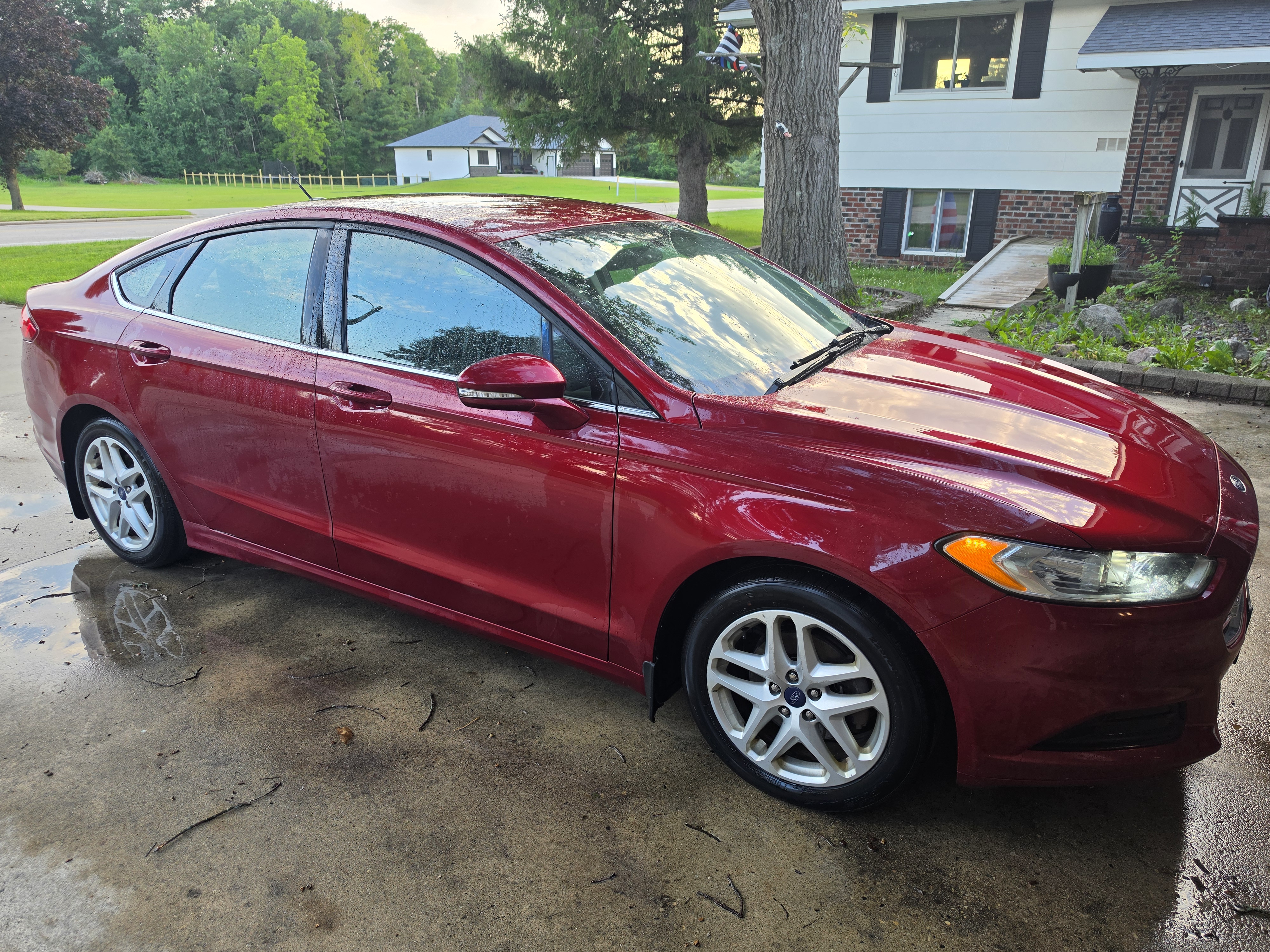 Used 2016 Ford Fusion SE FWD image 22