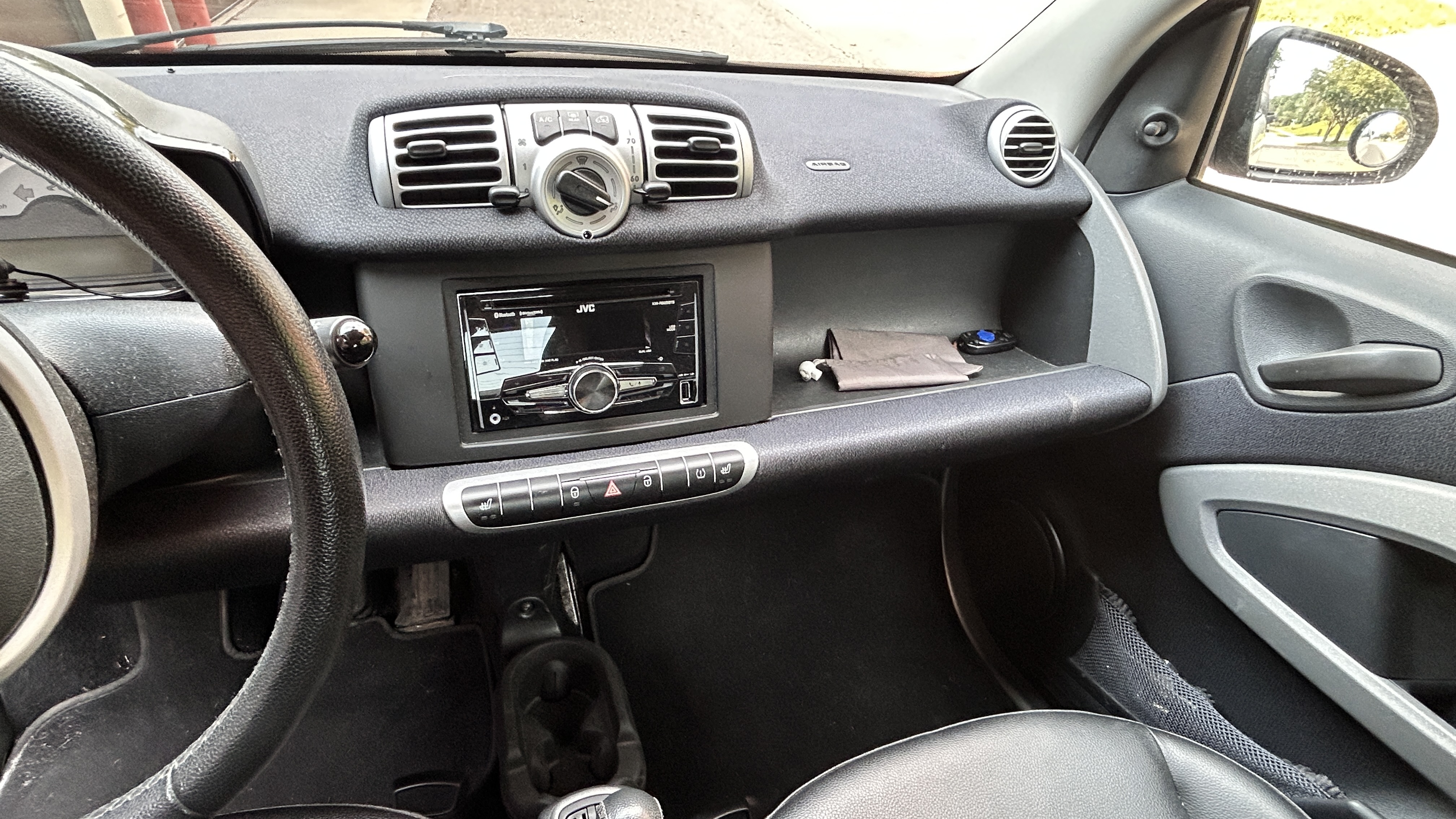 Used 2014 smart fortwo pure RWD image 13