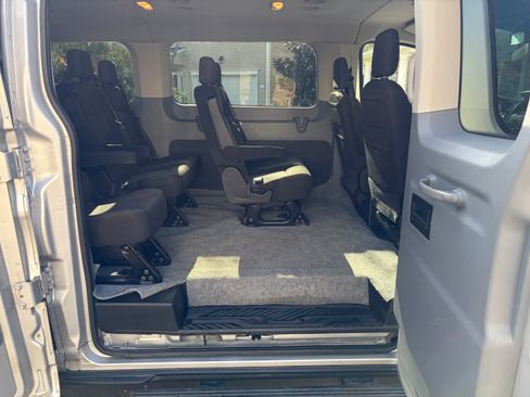 Used 2019 Ford Transit 150 XLT image 11