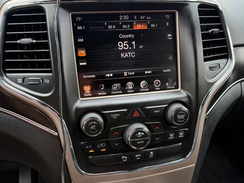 Used 2014 Jeep Grand Cherokee Limited w/ Luxury Group II image 9