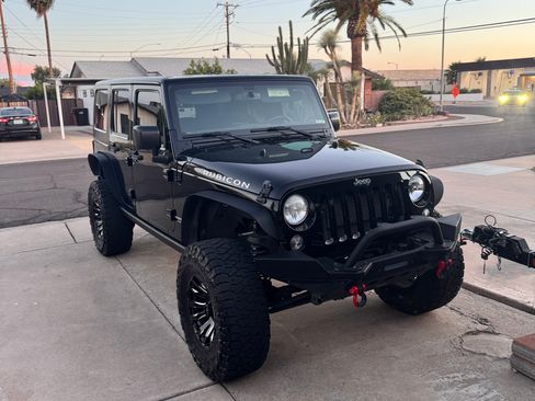 Used 2016 Jeep Wrangler Unlimited Rubicon w/ Max Tow Package AWD/4WD image 4
