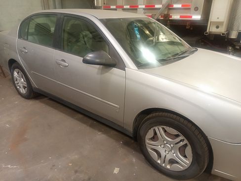 Used 2007 Chevrolet Malibu LS image 24