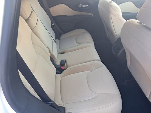 Used 2016 Jeep Cherokee Latitude w/ Trailer Tow Group image 7