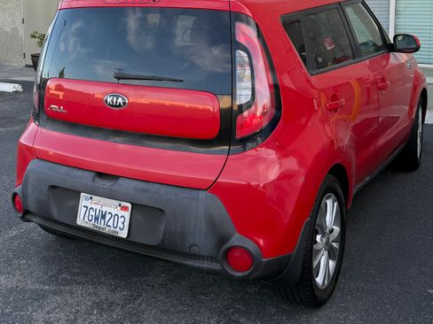 Used 2015 Kia Soul + FWD image 5
