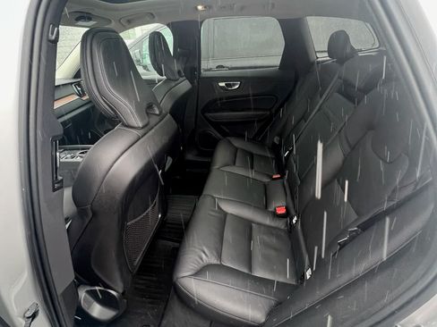 Used 2021 Volvo XC60 T5 Momentum w/ Advanced Package image 8