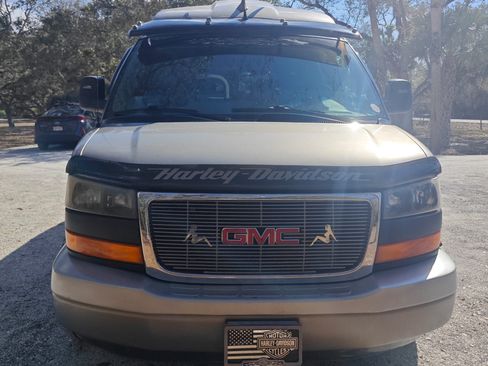 Used 2004 GMC Savana 1500 Van 3D w/ Preferred Equipment Group image 4