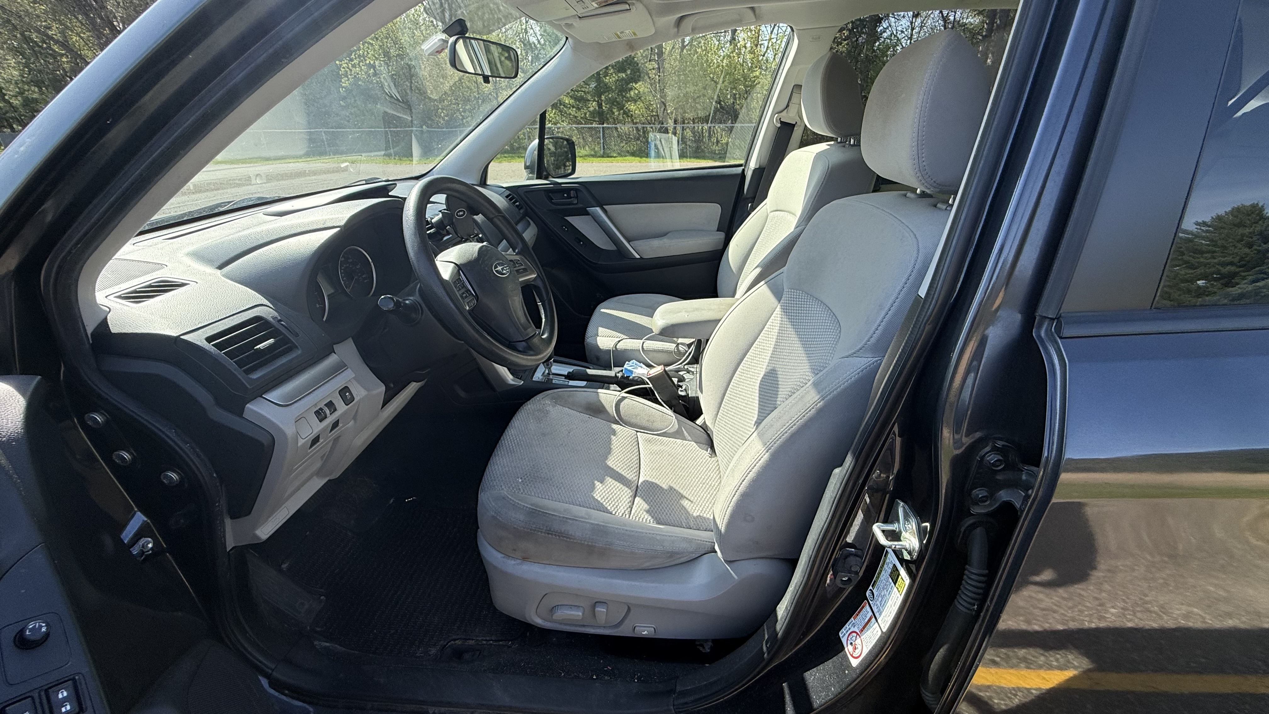 Used 2014 Subaru Forester 2.5i Premium w/ All-Weather Package AWD/4WD image 6