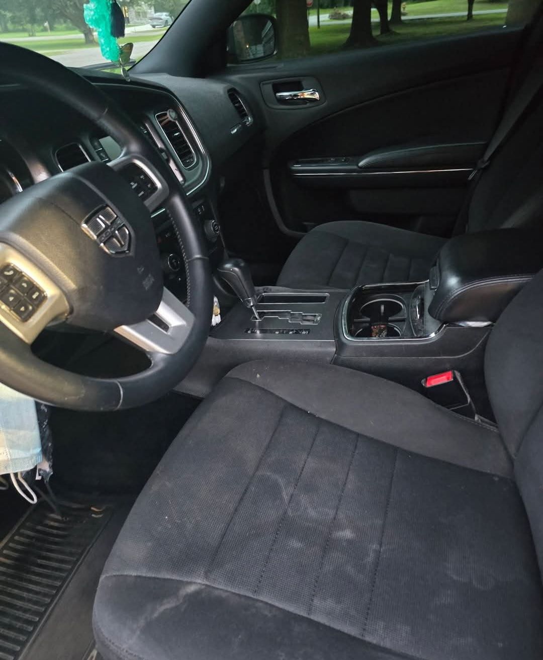Used 2014 Dodge Charger SE w/ Sport Appearance Group RWD image 2
