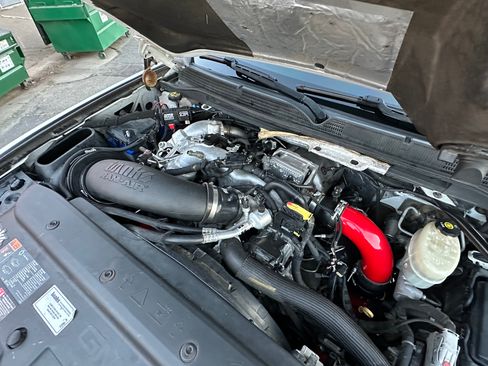 Used 2017 GMC Sierra 2500 Denali w/ Duramax Plus Package image 15