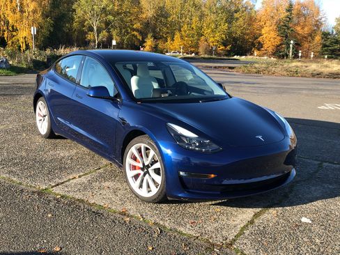 Used 2022 Tesla Model 3 Performance image 1