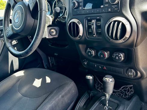 Used 2016 Jeep Wrangler Unlimited Sport w/ Quick Order Package 24S AWD/4WD image 11