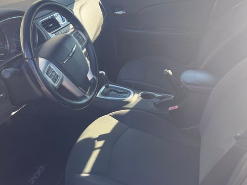 Used 2012 Chrysler 200 Touring image 6