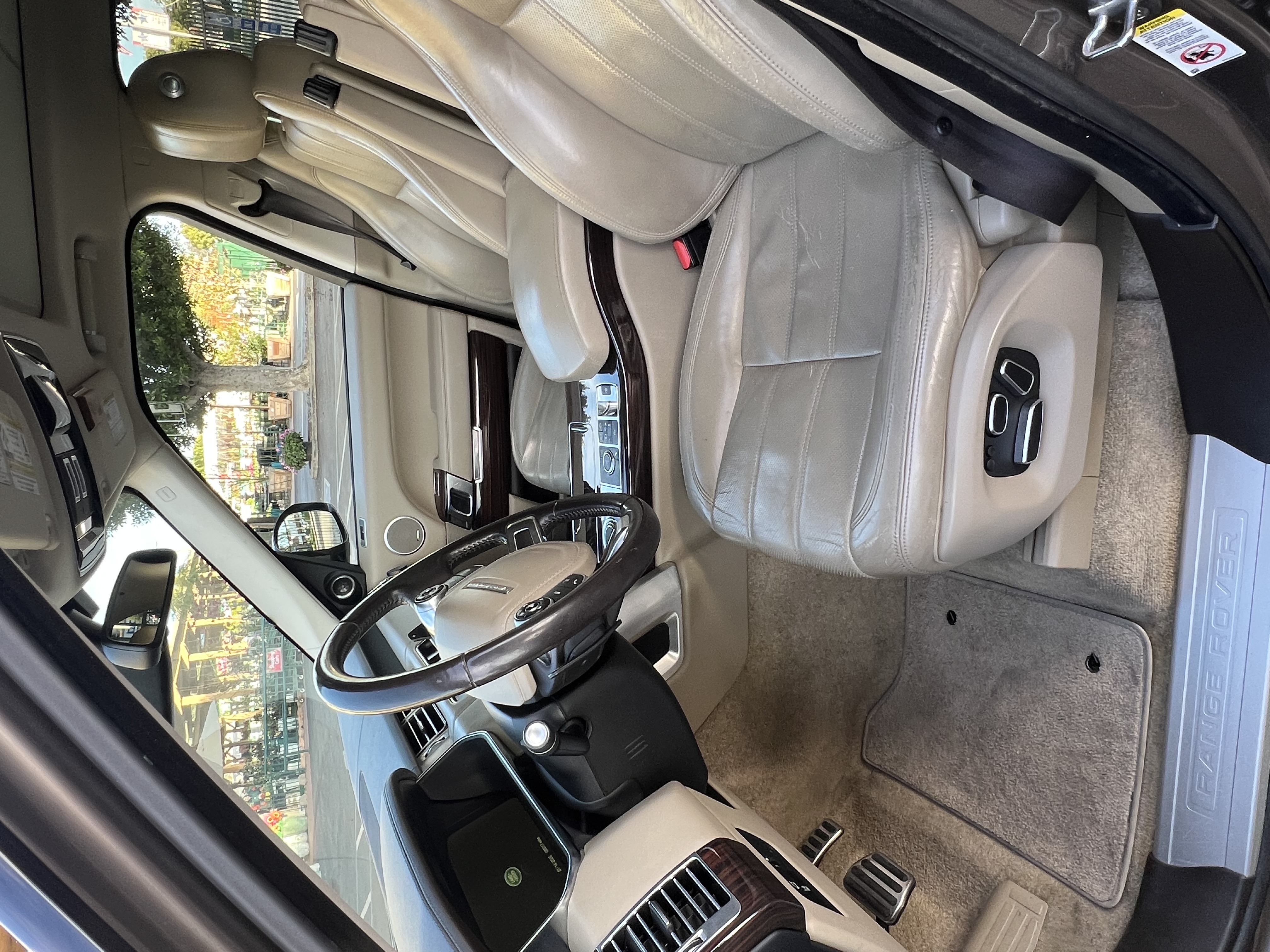 Used 2015 Land Rover Range Rover Supercharged AWD/4WD image 8