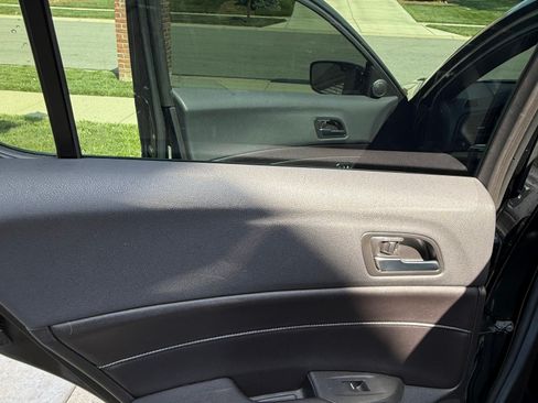 Used 2019 Acura ILX FWD image 9