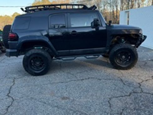 Used 2013 Toyota FJ Cruiser 4WD w/ Convenience Pkg image 4