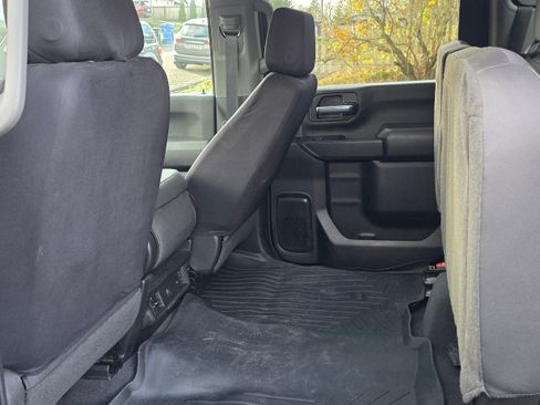 Used 2023 Chevrolet Silverado 2500 Custom w/ Custom Value Package image 11