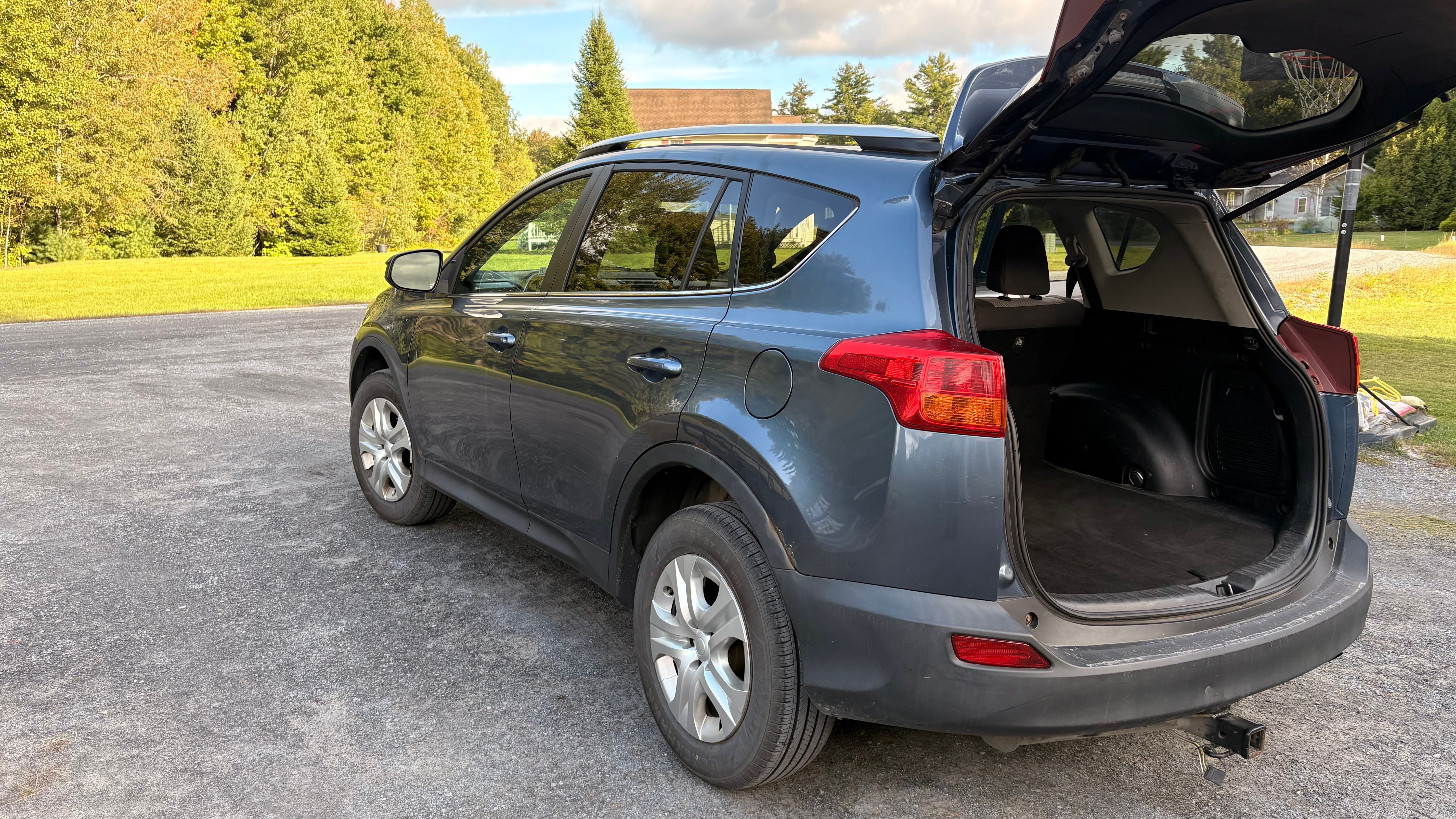 Used 2013 Toyota RAV4 LE AWD/4WD image 14