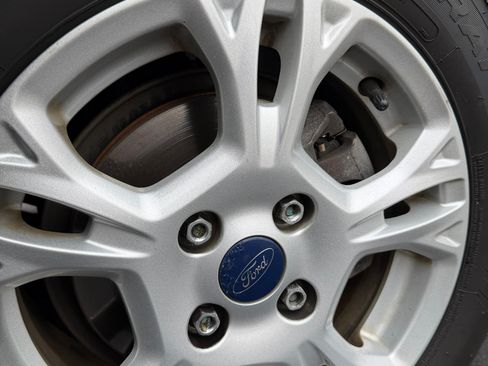 Used 2014 Ford Fiesta SE image 10