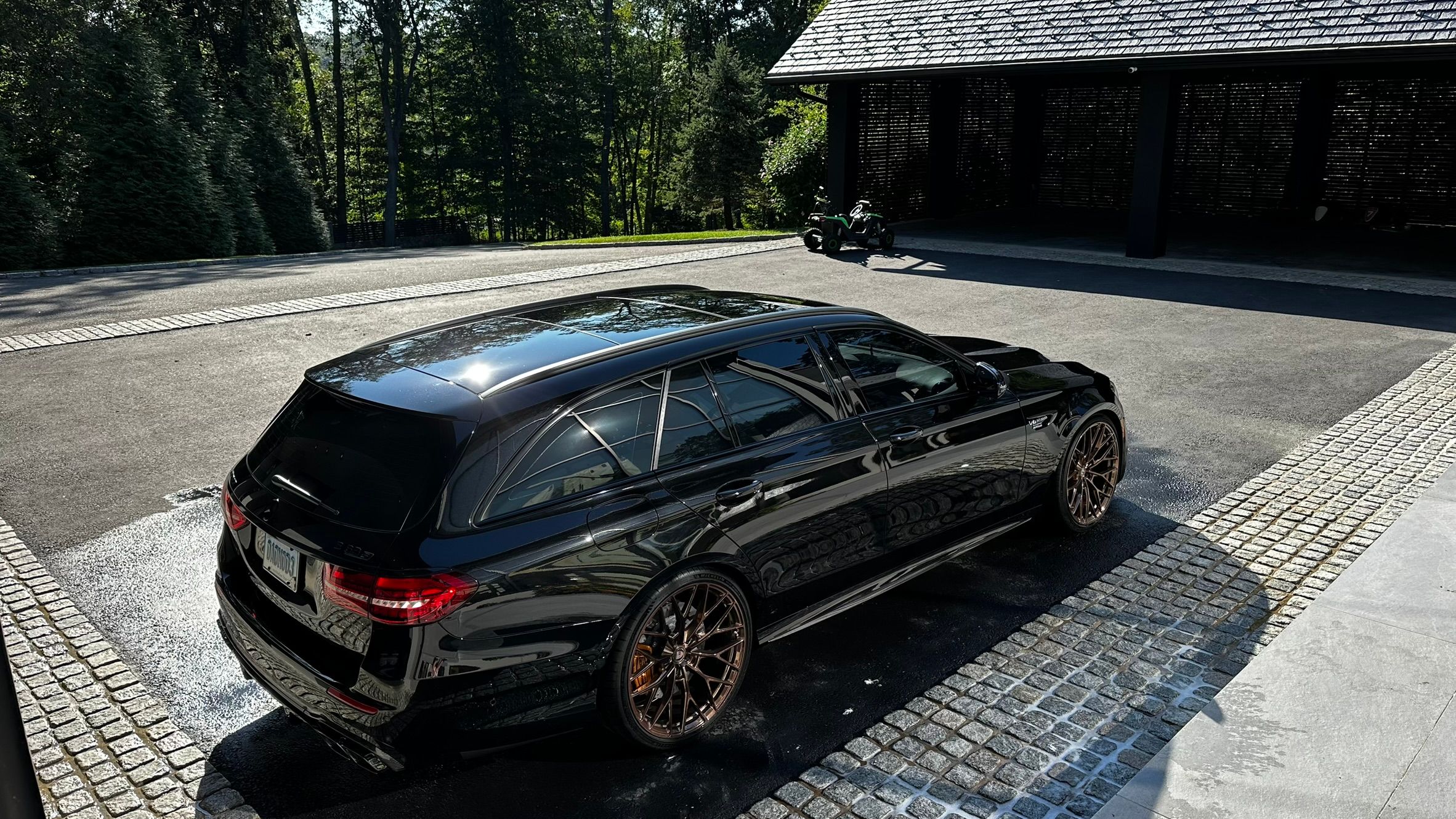 Used 2021 Mercedes-Benz E 63 AMG S image 1