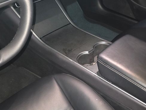 Used 2020 Tesla Model 3 Standard Range Plus image 9