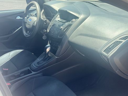 Used 2015 Ford Focus SE FWD image 6