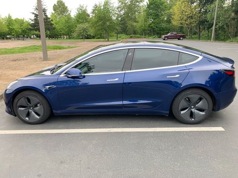 Used 2019 Tesla Model 3 Long Range image 8