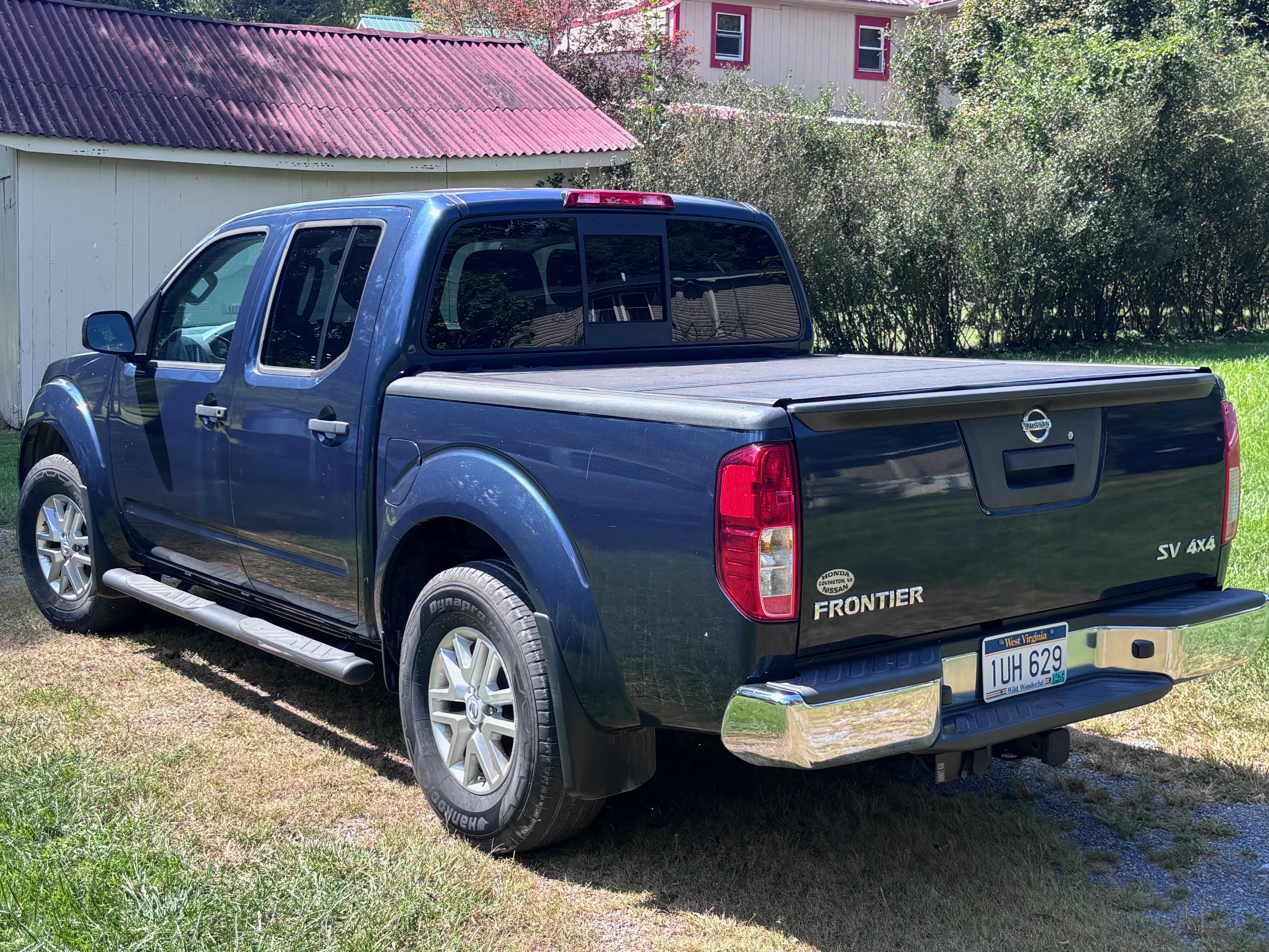 Used 2017 Nissan Frontier SV w/ Moonroof Package AWD/4WD image 5