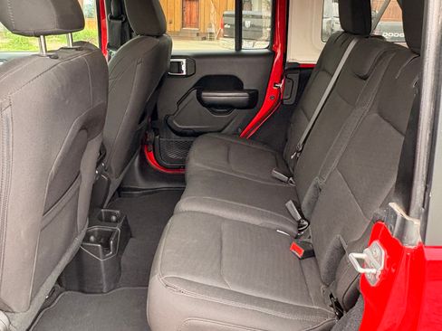 Used 2019 Jeep Wrangler Unlimited Sport S AWD/4WD image 12
