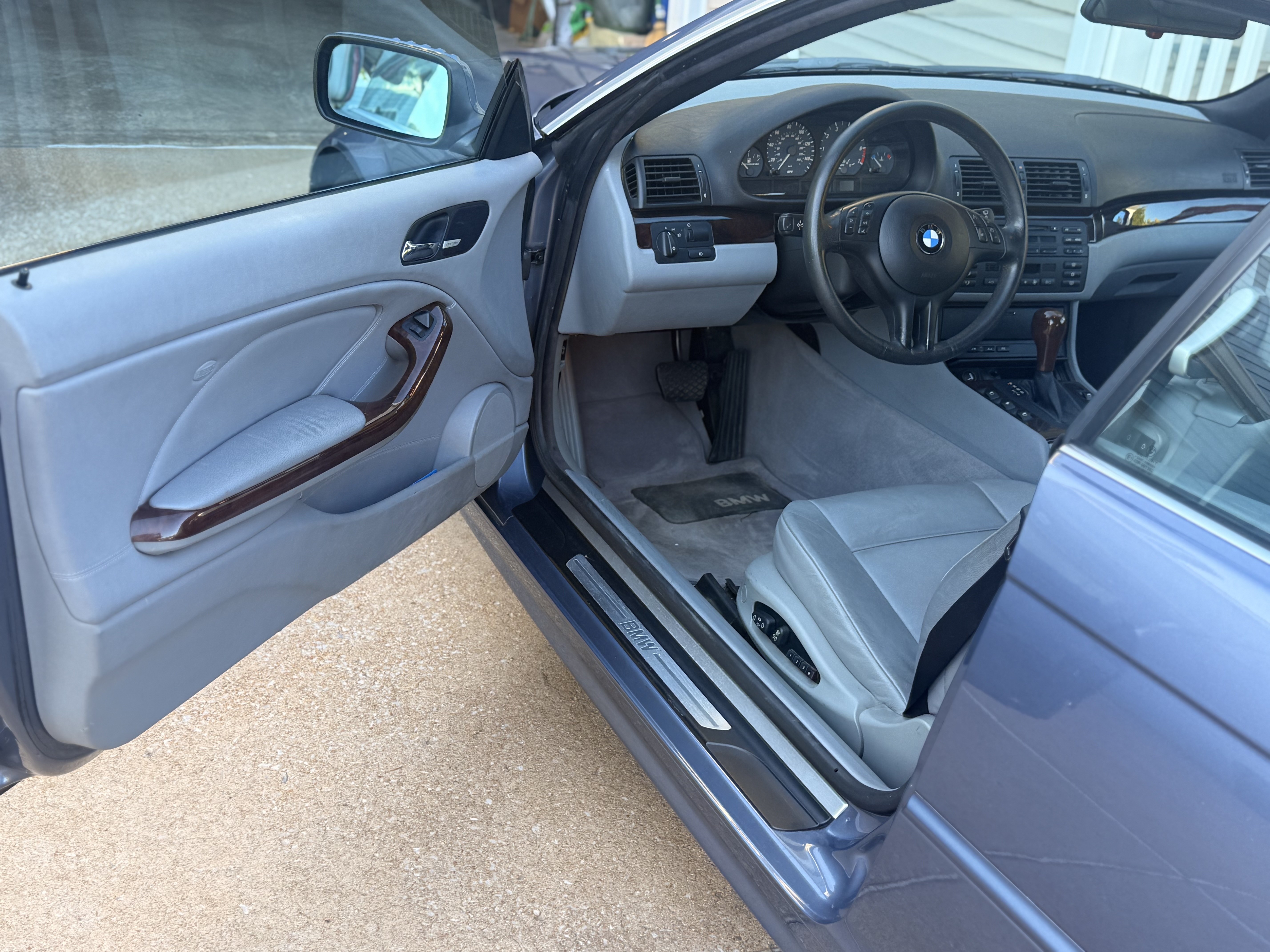 Used 2002 BMW 325Ci Convertible RWD image 9