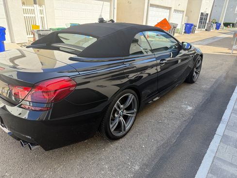Used 2014 BMW M6 Convertible image 10