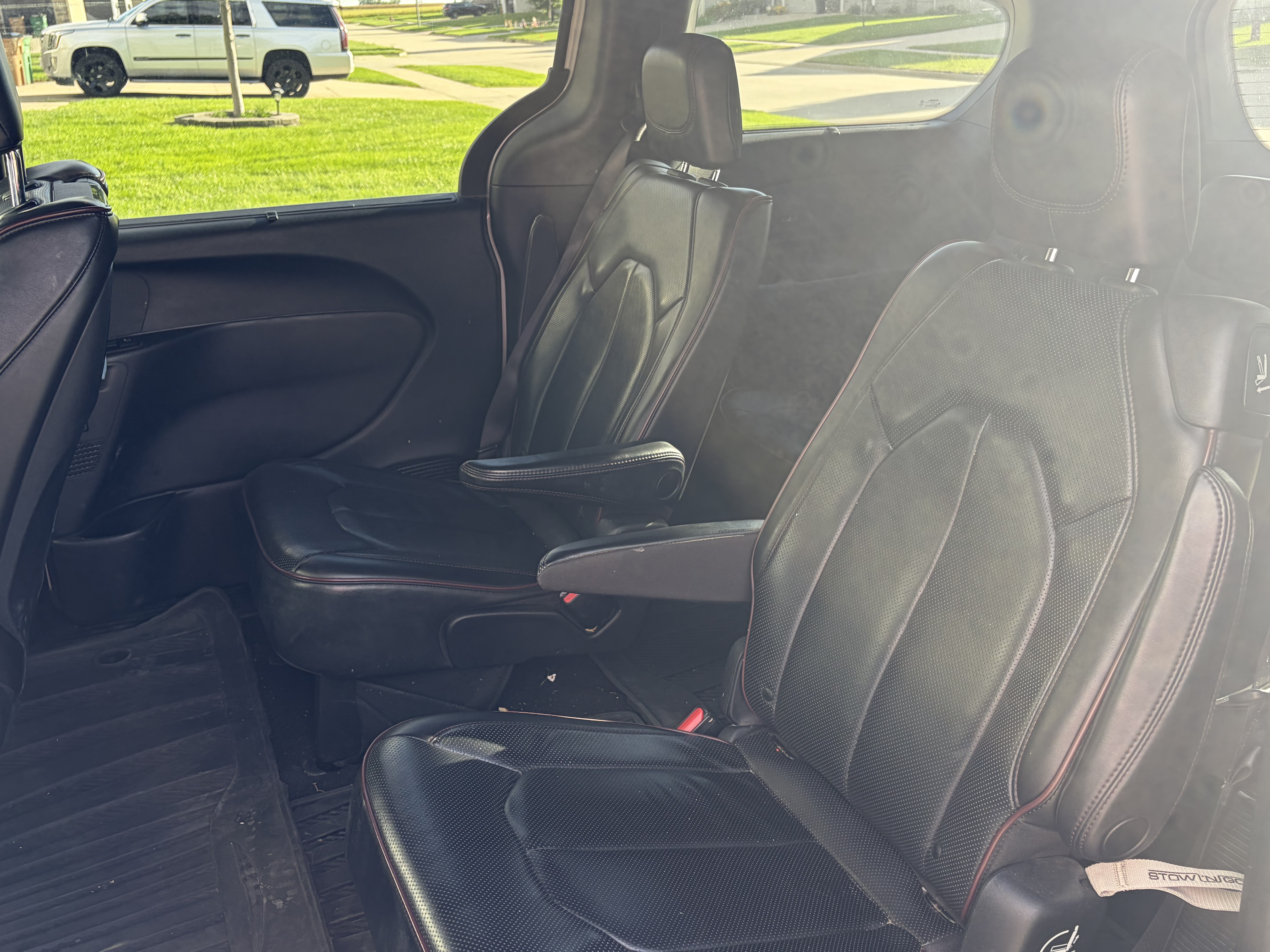 Used 2019 Chrysler Pacifica Limited w/ Advanced Safetytec Group FWD image 10