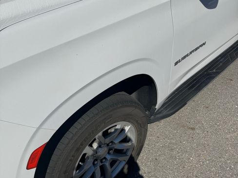 Used 2022 Chevrolet Suburban LT image 2