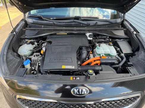 Used 2017 Kia Niro LX image 10