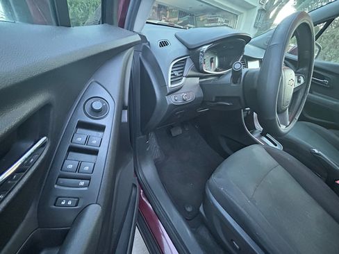 Used 2017 Chevrolet Trax LS image 9