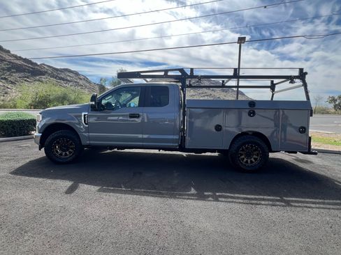 Used 2022 Ford F250 XL w/ Power Equipment Group image 5