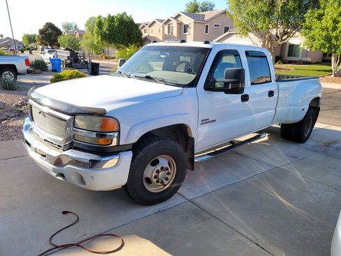 Used 2005 GMC Sierra 3500 SLE w/ Heavy-Duty Power Package image 1