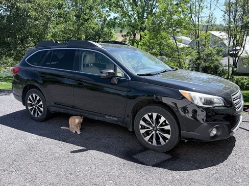 Used 2017 Subaru Outback 2.5i Limited AWD/4WD image 1