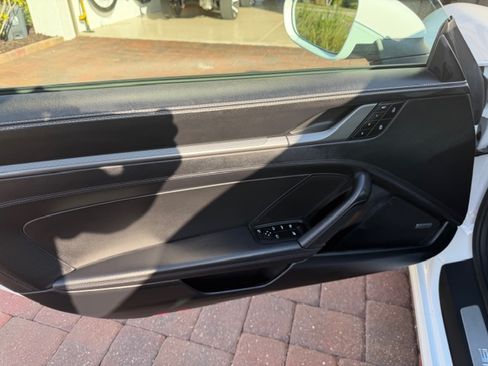 Used 2022 Porsche 911 Carrera image 6