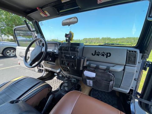 Used 2002 Jeep Wrangler X AWD/4WD image 9
