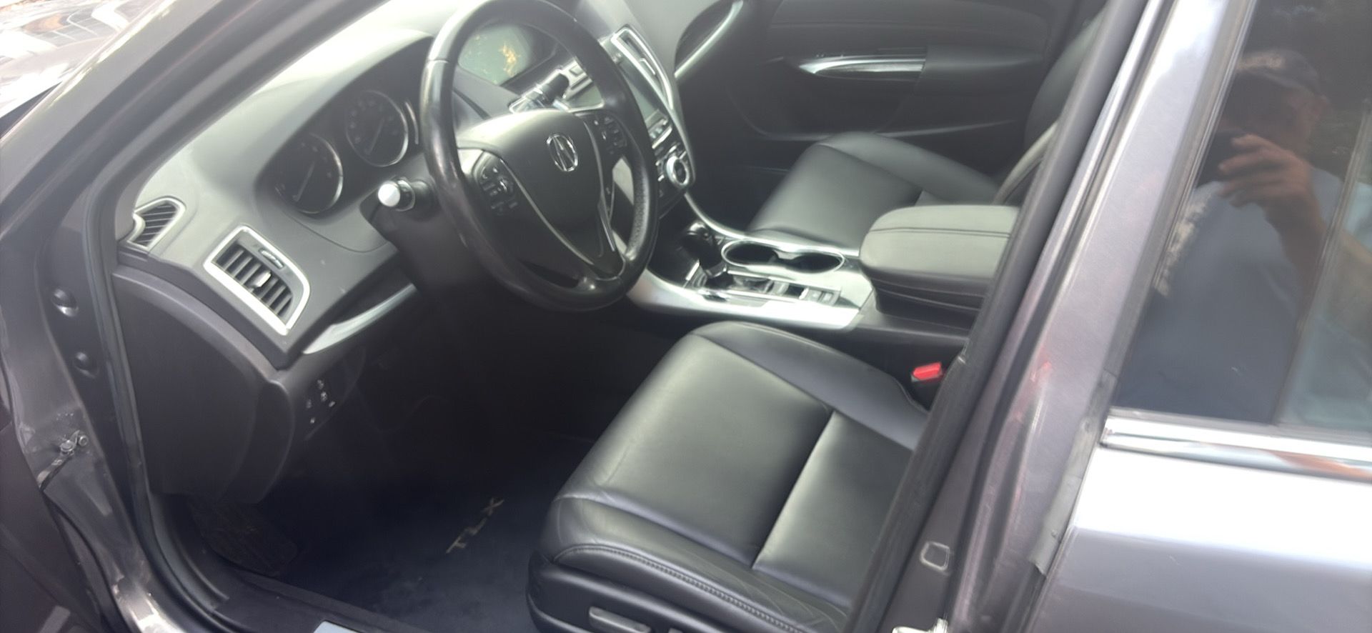 Used 2020 Acura TLX FWD image 2