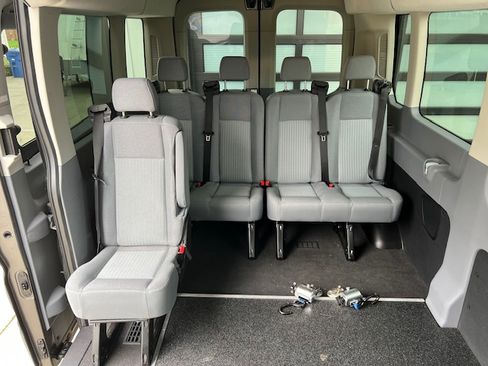 Used 2017 Ford Transit 350 XLT image 21