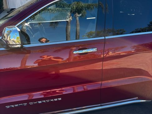 Used 2015 Jeep Grand Cherokee Summit w/ Trailer Tow Group IV image 14