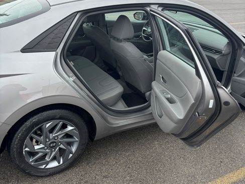 Used 2024 Hyundai Elantra SEL image 15