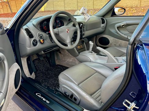 Used 2001 Porsche 911 Carrera image 13