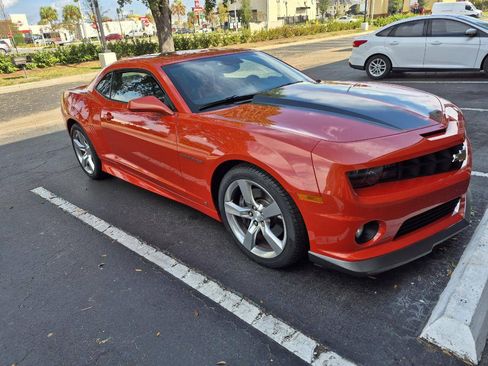 Used 2010 Chevrolet Camaro SS w/ LPO, Ground Effects Package image 4
