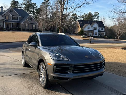 Used 2021 Porsche Cayenne image 12