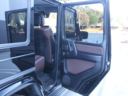 Used 2011 Mercedes-Benz G 550 G 550 4MATIC Sport Utility 4D image 25